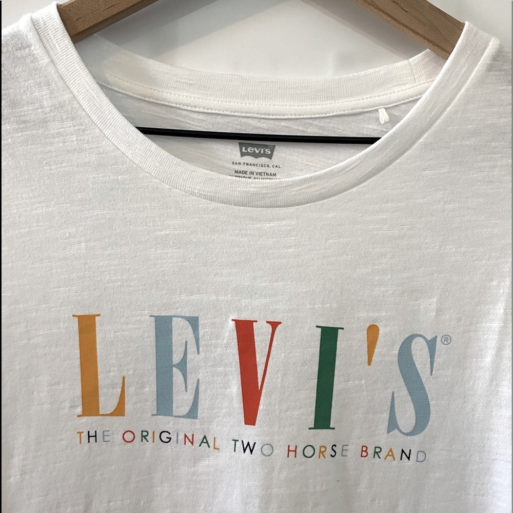 Levi’s Logo T